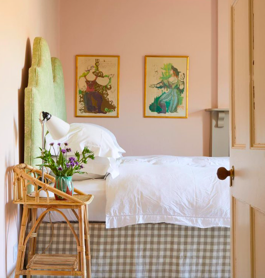 bedroom walls pink ground